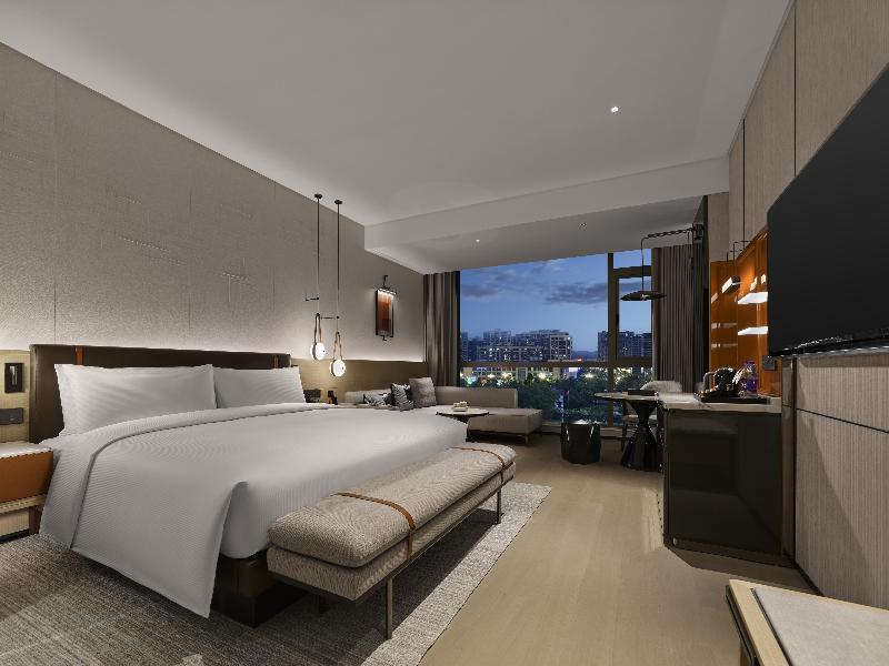 DoubleTree by Hilton Cangnan image