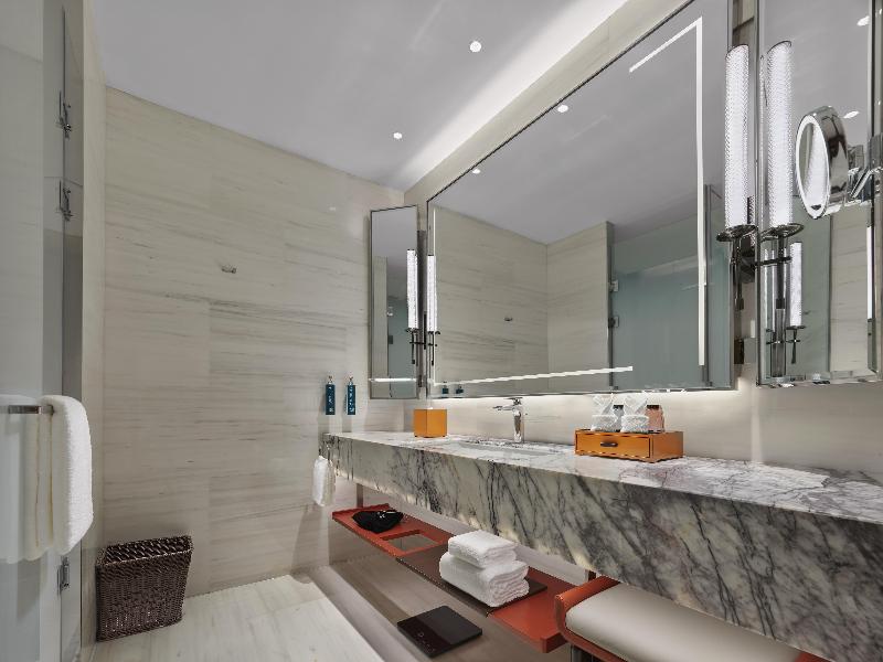 DoubleTree by Hilton Cangnan image