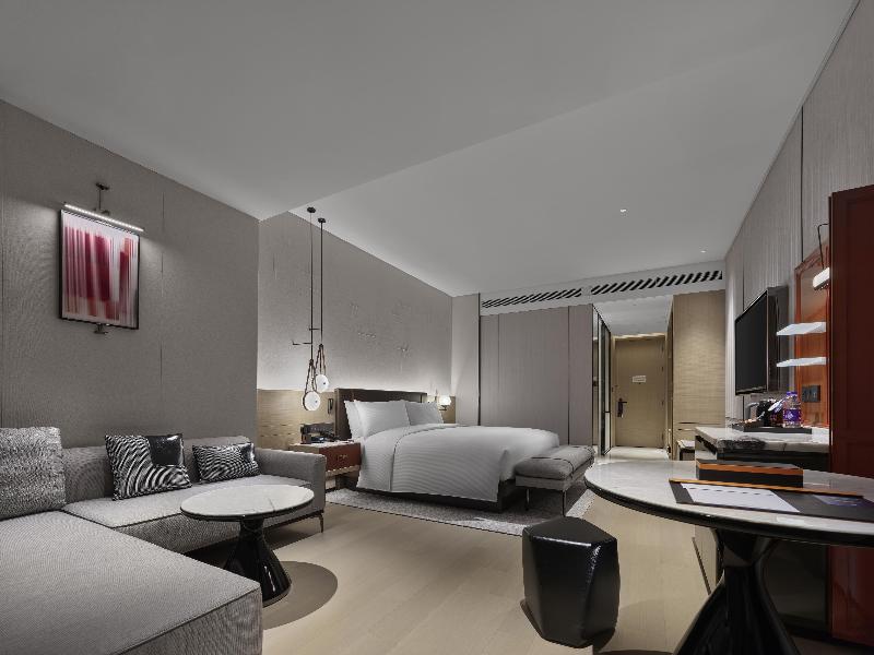 DoubleTree by Hilton Cangnan image