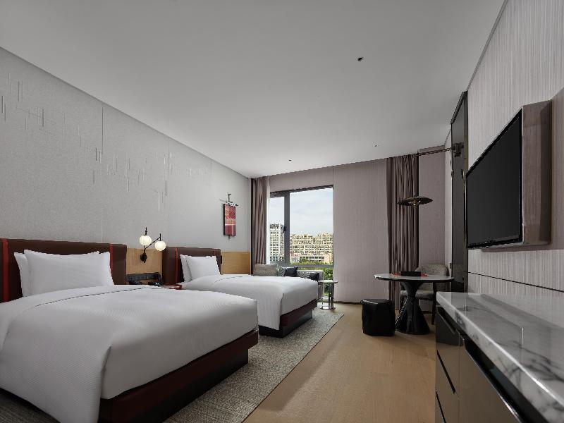 DoubleTree by Hilton Cangnan image