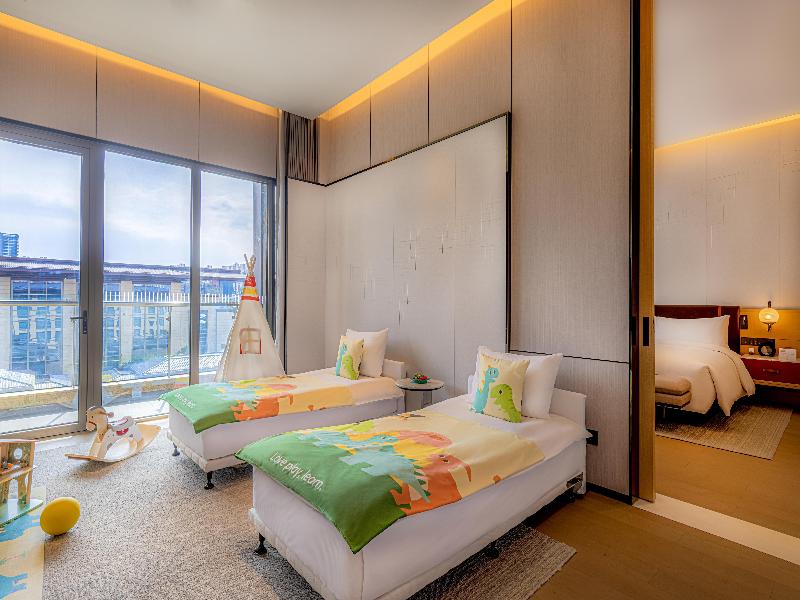 DoubleTree by Hilton Cangnan image