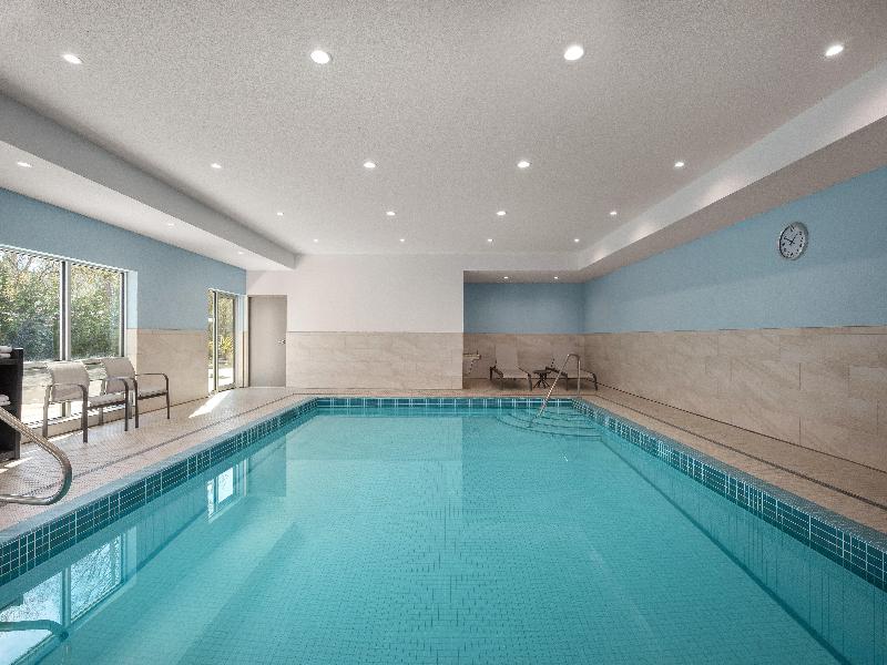 Holiday Inn Express and Suites Courtenay Comox image