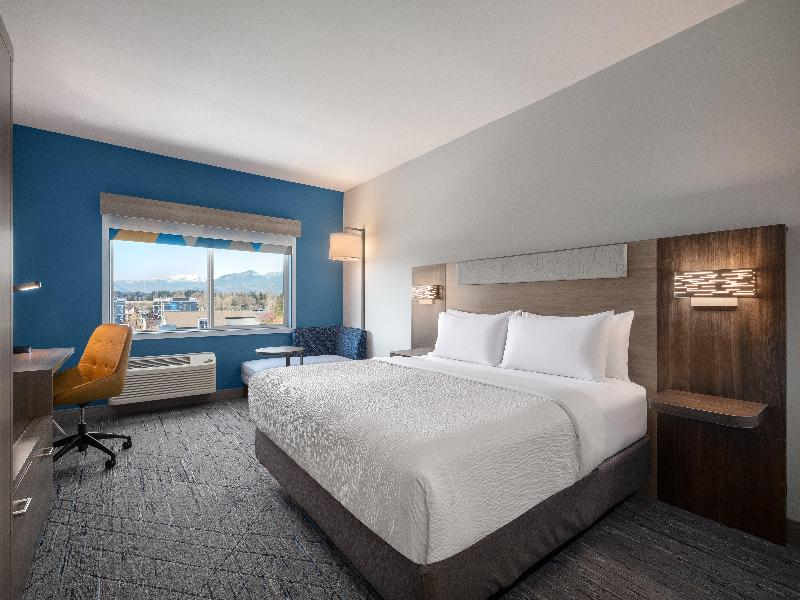 Holiday Inn Express and Suites Courtenay Comox image