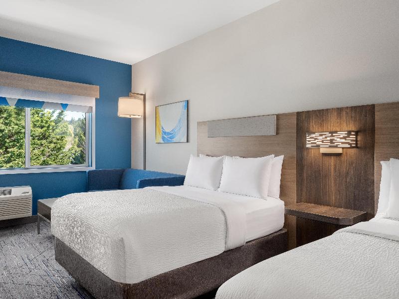 Holiday Inn Express and Suites Courtenay Comox image