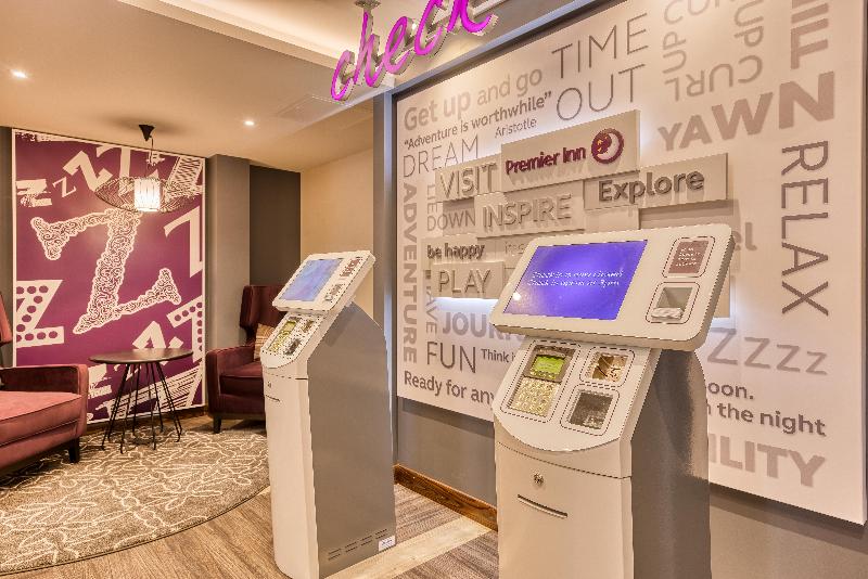 Premier Inn London Romford Town Centre image