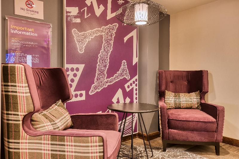 Premier Inn London Romford Town Centre image