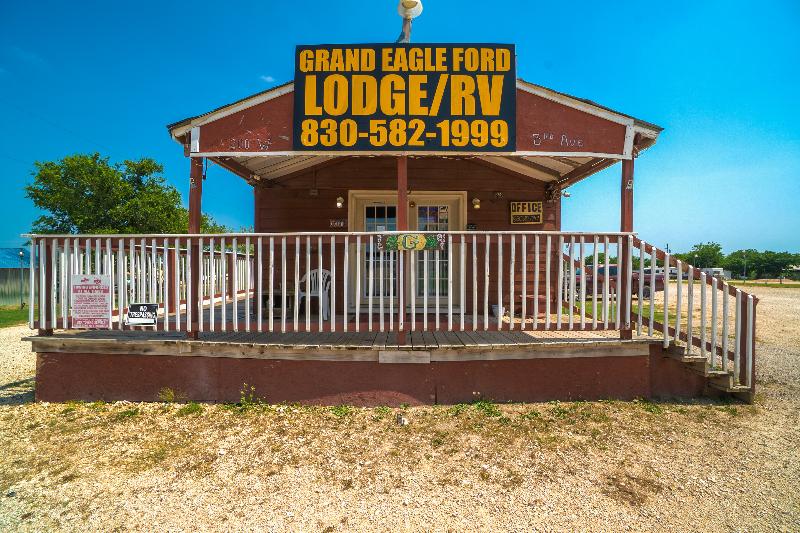 Grand Eagle Ford Lodge & RV Park Nixon — photo 4