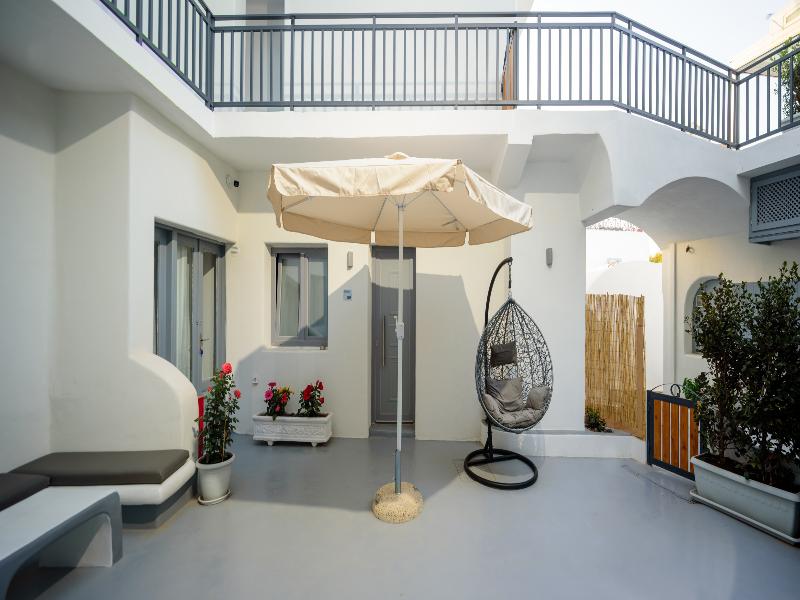 Tatakis Design Hotel, Fira image