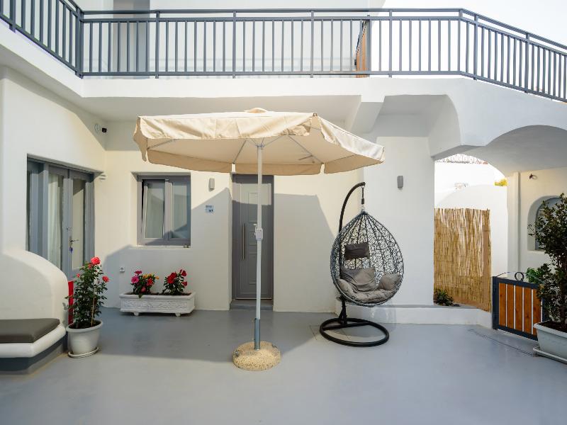 Tatakis Design Hotel, Fira image