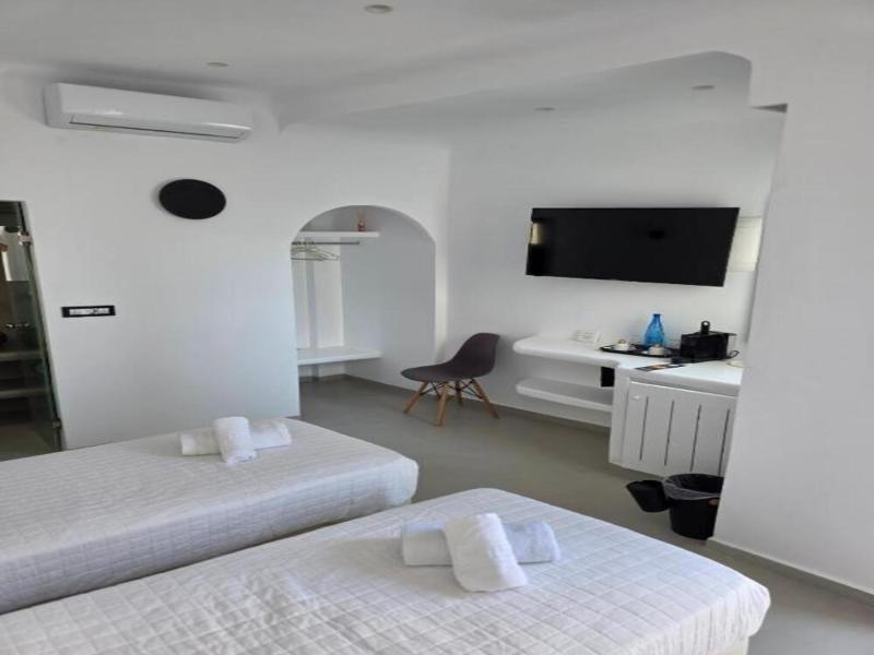 Tatakis Design Hotel, Fira image