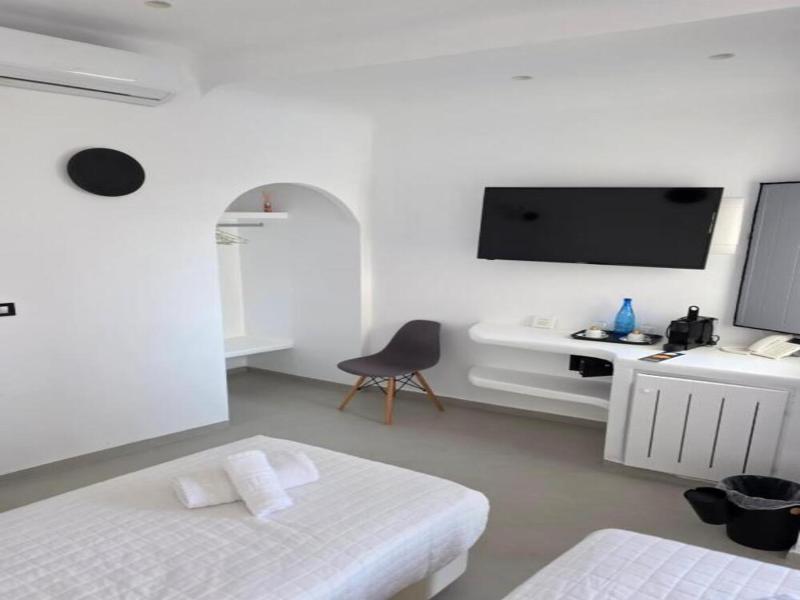 Tatakis Design Hotel, Fira image