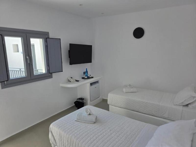Tatakis Design Hotel, Fira image
