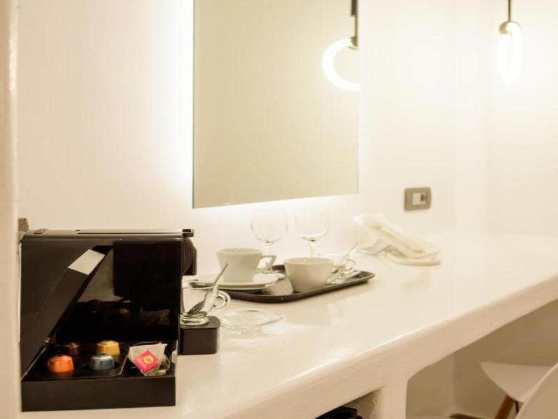 Tatakis Design Hotel, Fira image