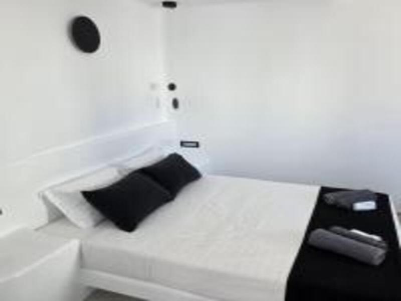 Tatakis Design Hotel, Fira image