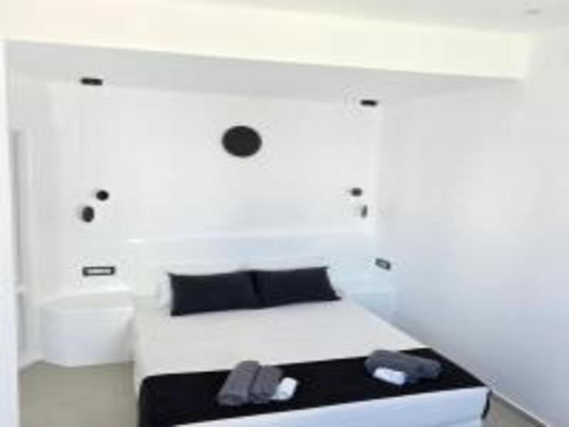 Tatakis Design Hotel, Fira image