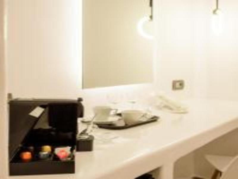 Tatakis Design Hotel, Fira image