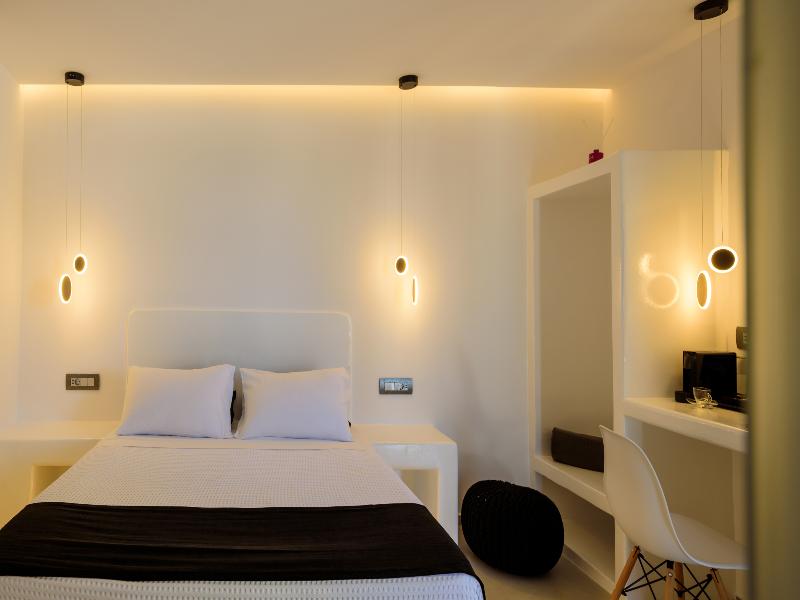 Tatakis Design Hotel, Fira image