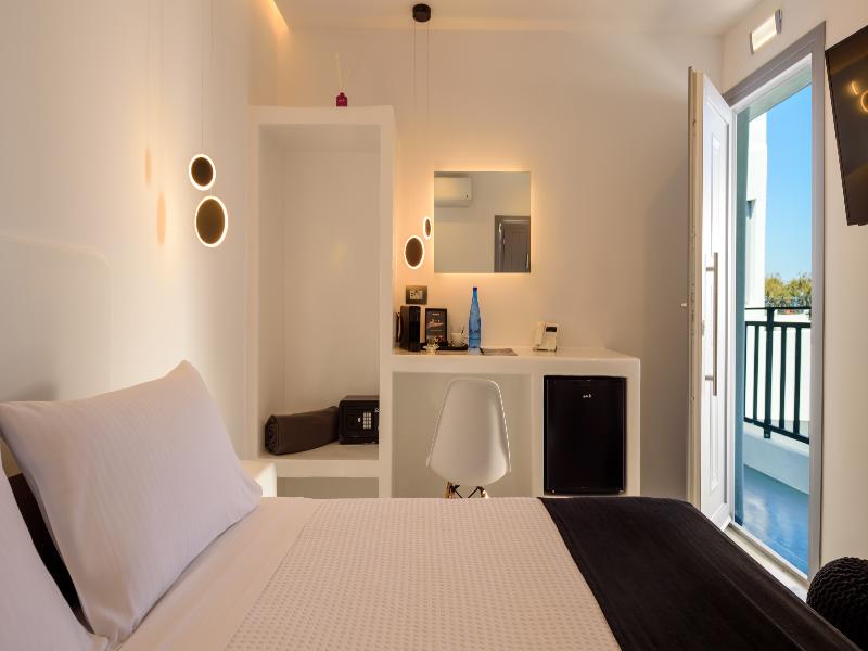 Tatakis Design Hotel, Fira image