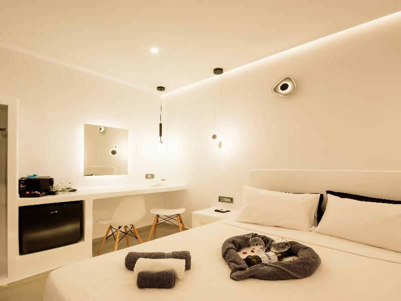 Tatakis Design Hotel, Fira image