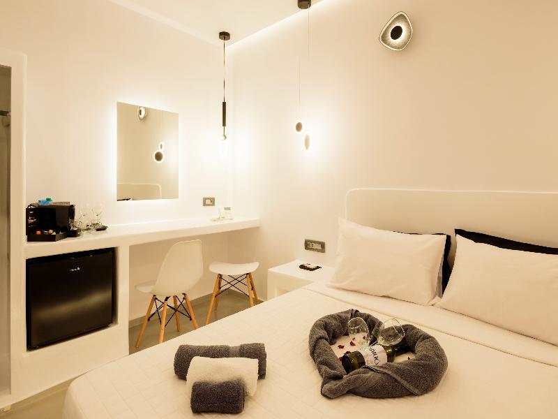 Tatakis Design Hotel, Fira image