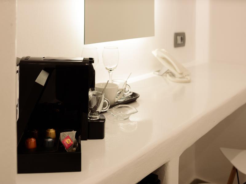 Tatakis Design Hotel, Fira image
