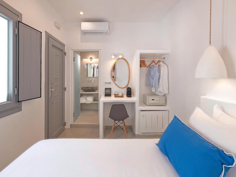 Tatakis Design Hotel, Fira image