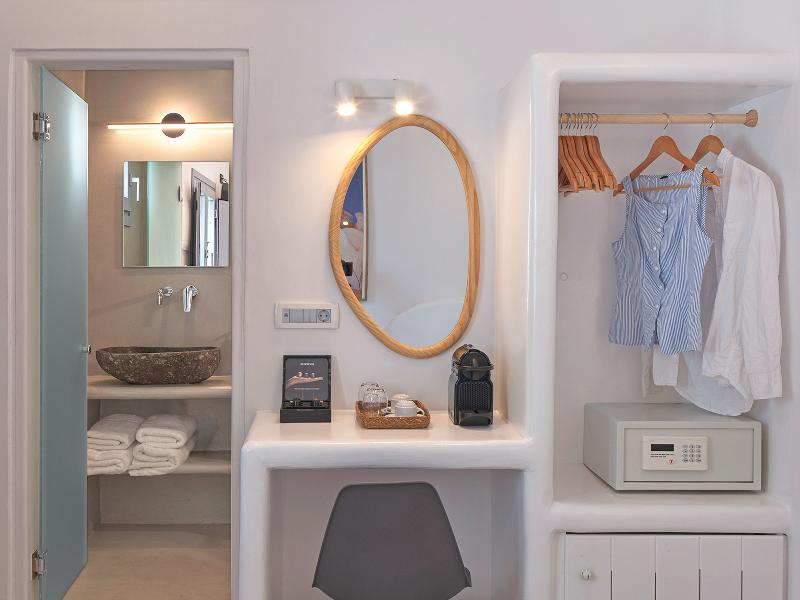 Tatakis Design Hotel, Fira image