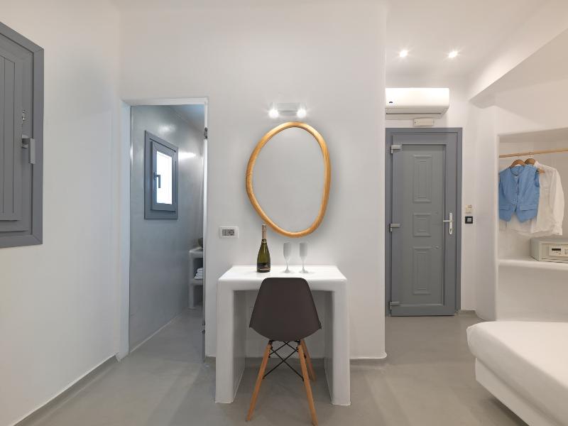 Tatakis Design Hotel, Fira image