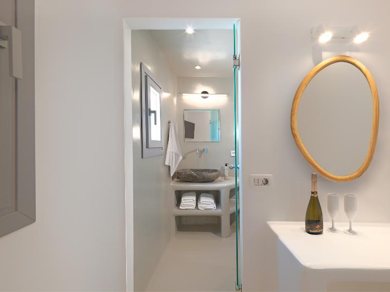 Tatakis Design Hotel, Fira image