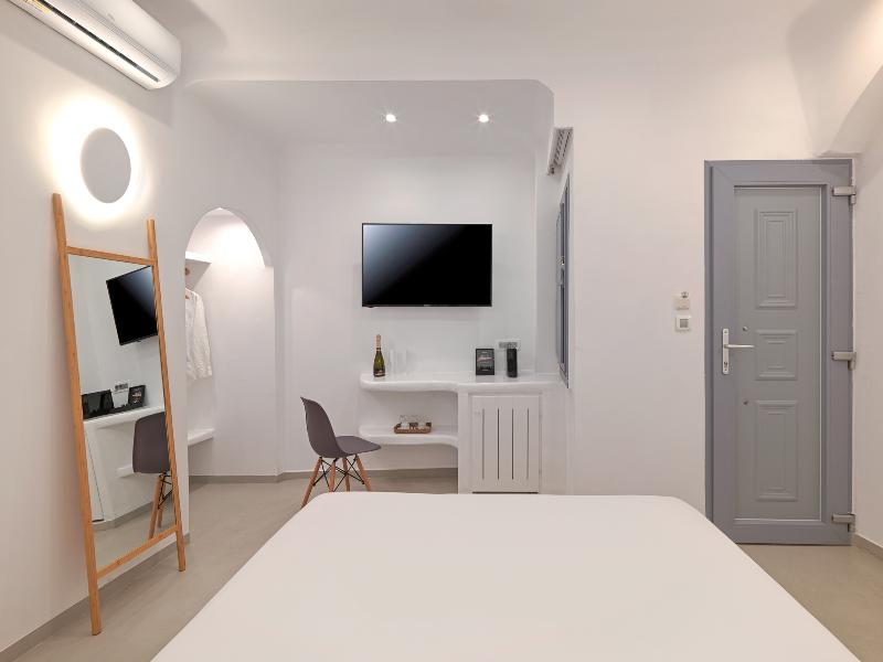 Tatakis Design Hotel, Fira image