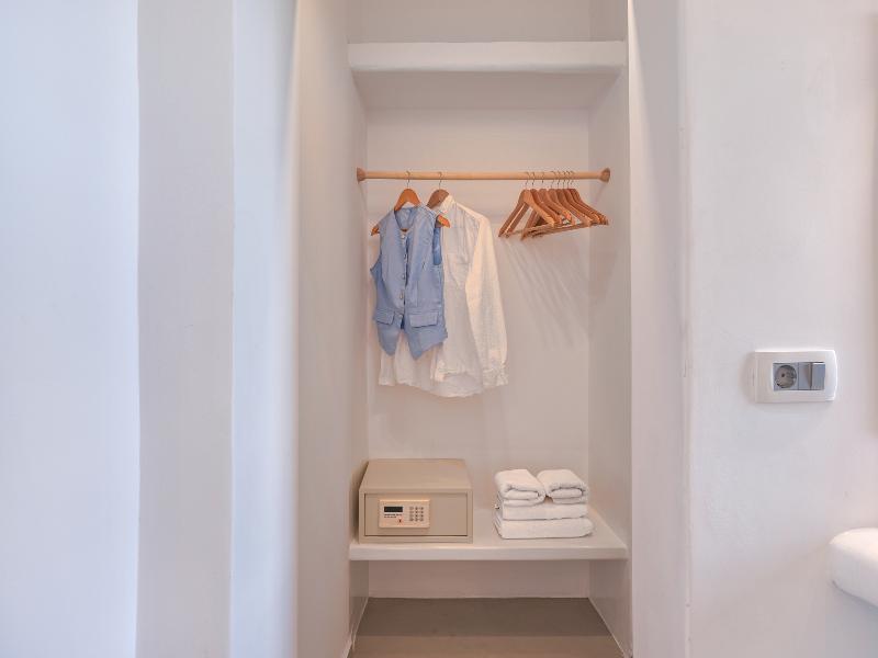 Tatakis Design Hotel, Fira image