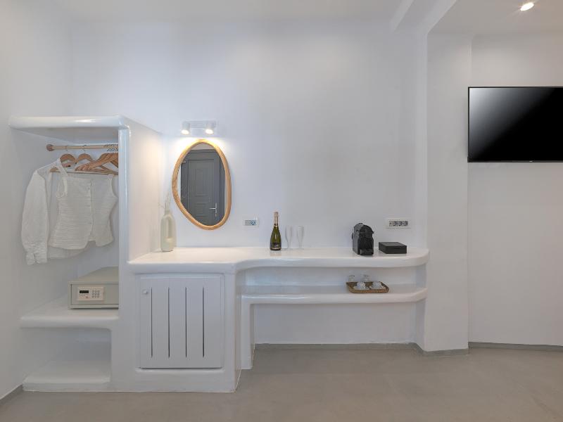 Tatakis Design Hotel, Fira image