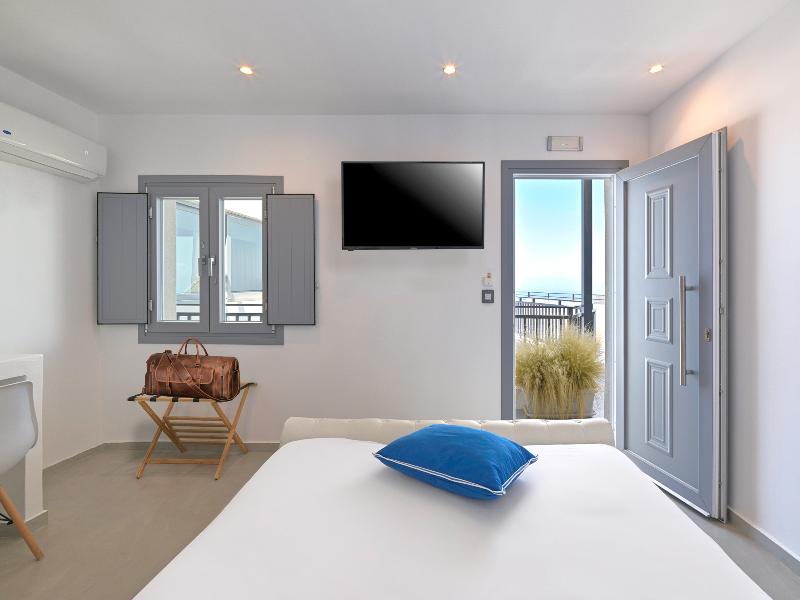 Tatakis Design Hotel, Fira image