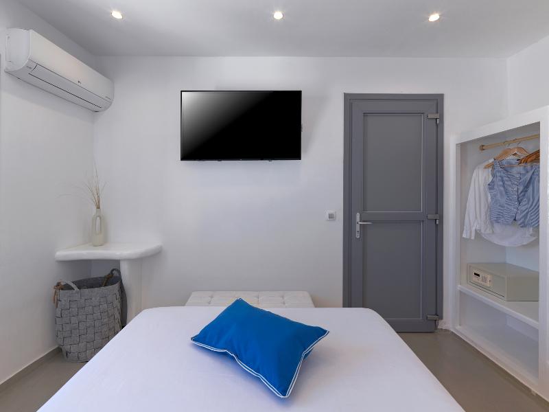 Tatakis Design Hotel, Fira image