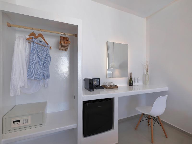 Tatakis Design Hotel, Fira image