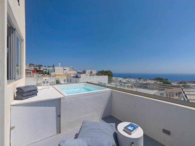 Tatakis Design Hotel, Fira image