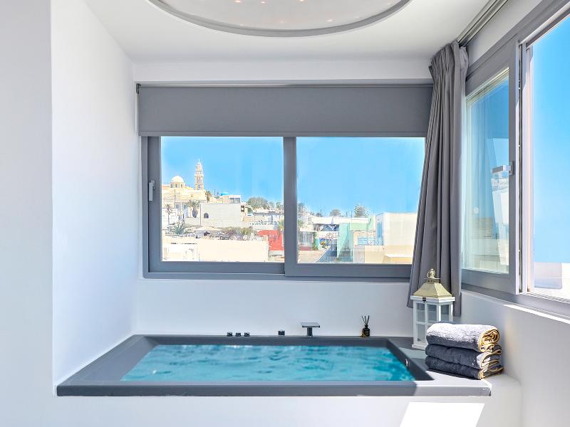 Tatakis Design Hotel, Fira image
