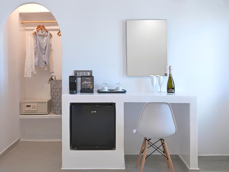 Tatakis Design Hotel, Fira image