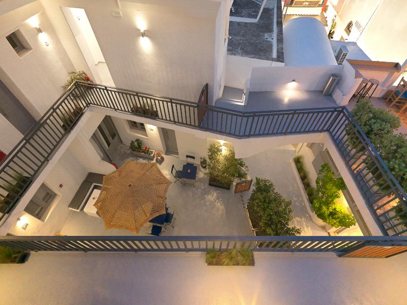 Tatakis Design Hotel, Fira image