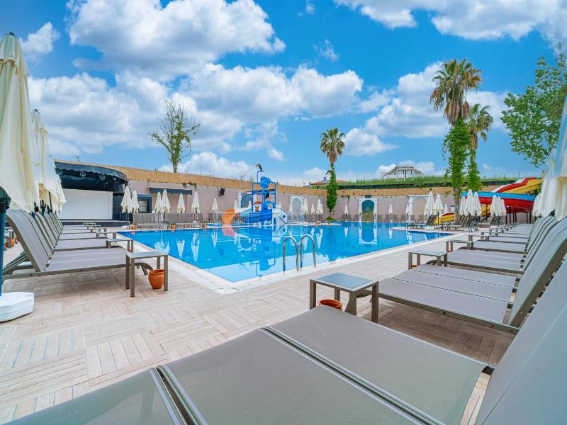 Q Ella Beach Hotel