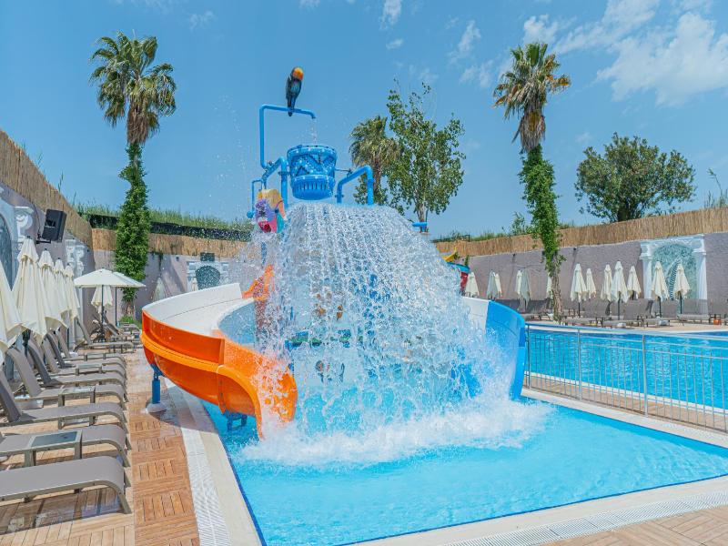 Q Ella Beach Hotel