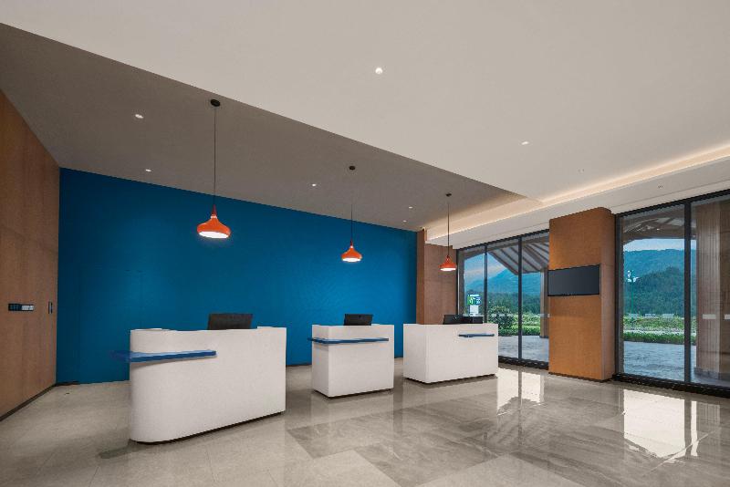 Holiday Inn Express Wawu Mountain image