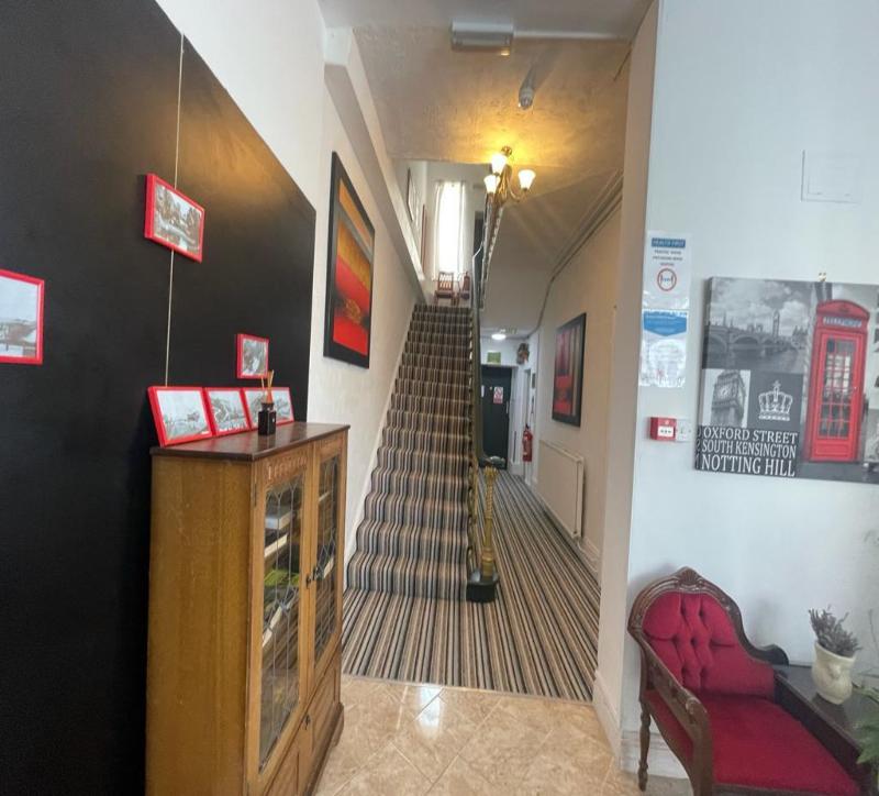 Lobby & Reception