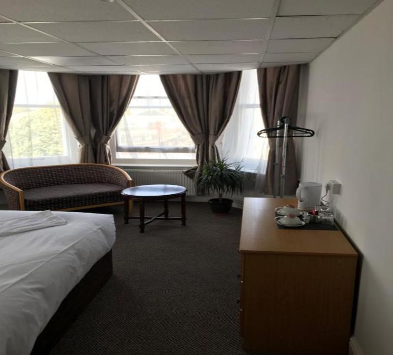 Carlton Court Hotel image
