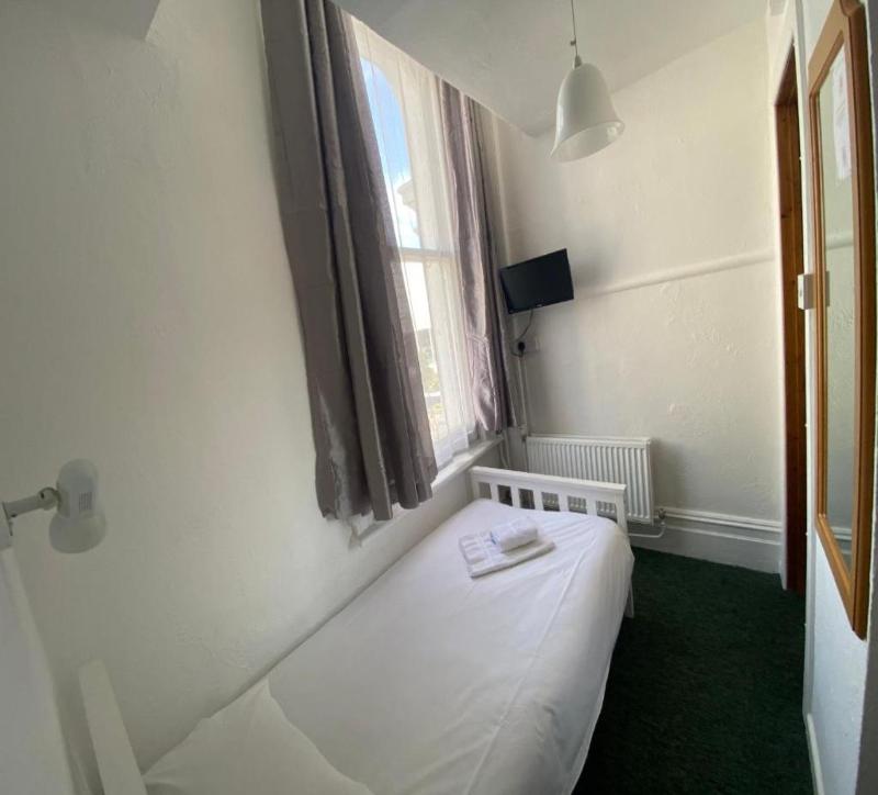 Carlton Court Hotel image