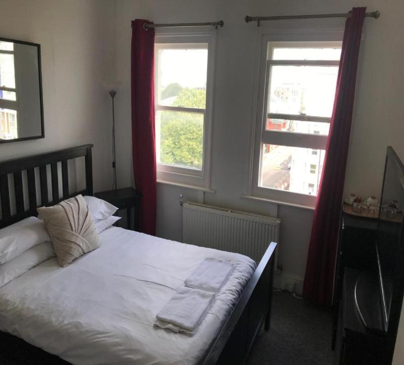 Carlton Court Hotel image