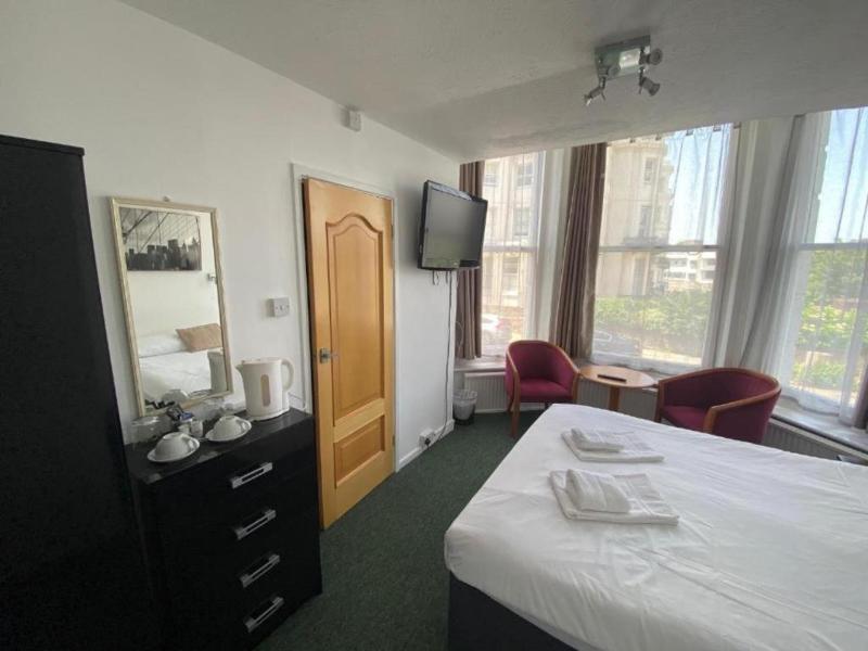 Carlton Court Hotel image