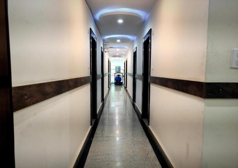 Lobby & Reception