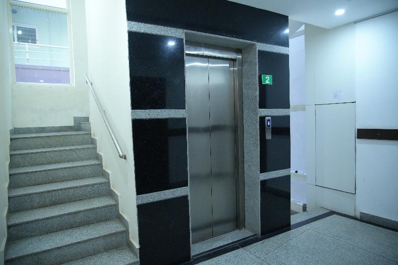 Lobby & Reception