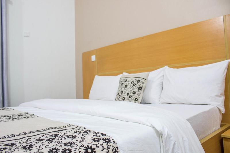 Beij Inn And Suites image